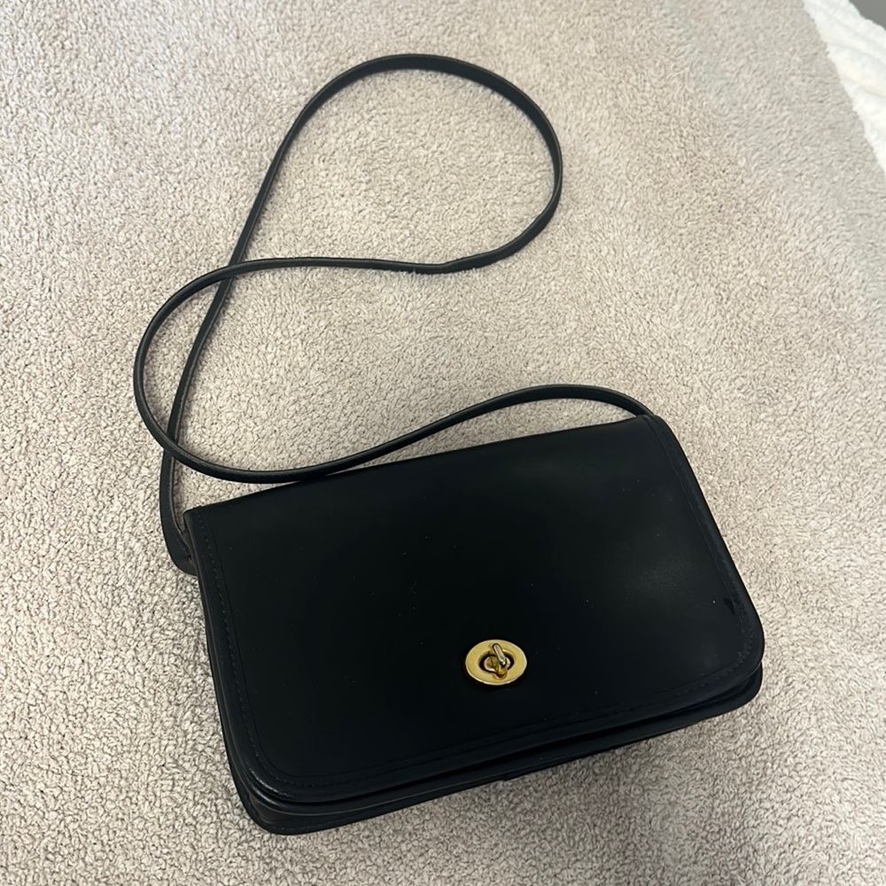 Vintage like new crossbody purse